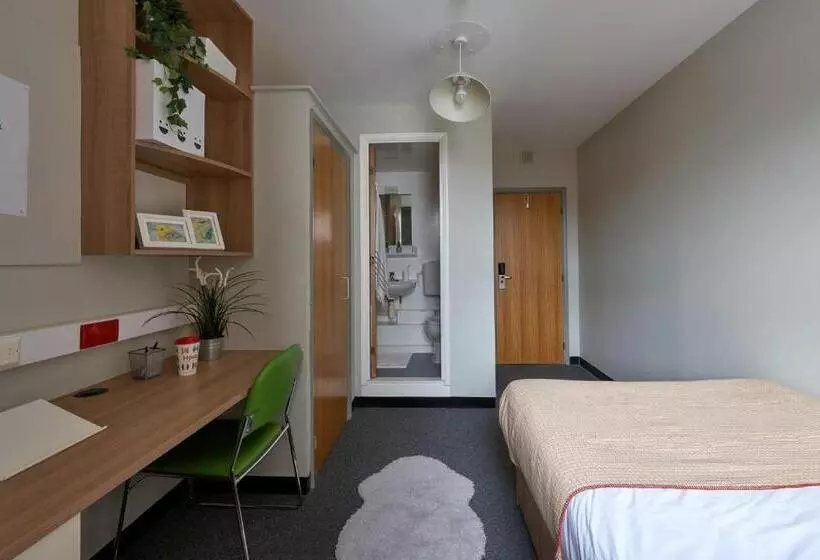 ユースホステル For Students Only Trendy Non Ensuite Rooms At Northernhay House In Exeter