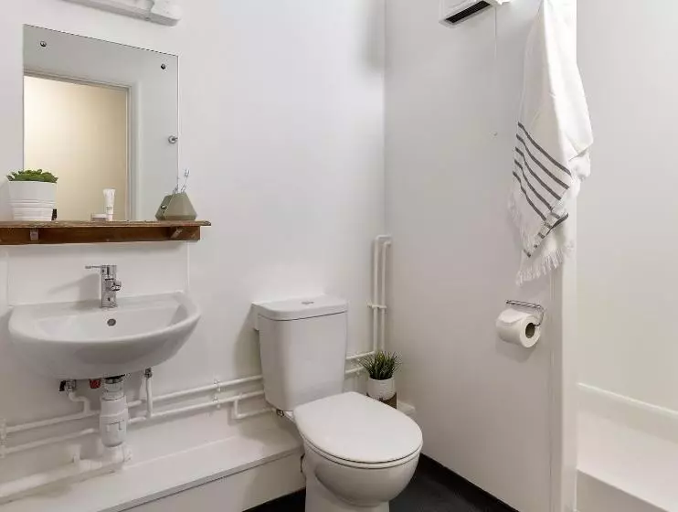 ユースホステル For Students Only Trendy Non Ensuite Rooms At Northernhay House In Exeter