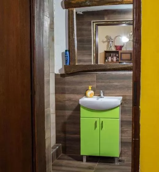 هاستل Lemon Garden