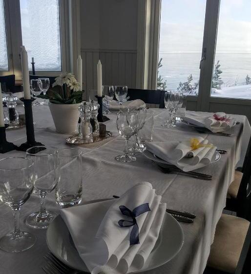 تختخواب و صبحانه Lotsstugan I Härnösand