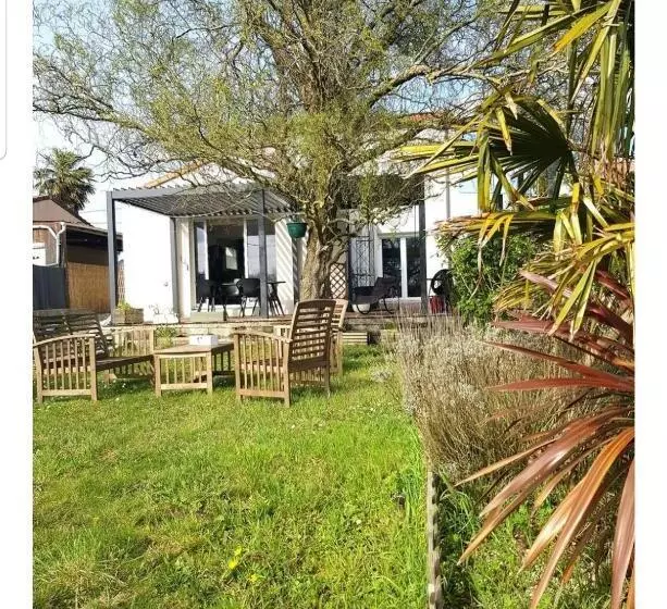 Aamiaismajoitus (B&B) Maison 7 Personnes Ou Chambres Dans Maison Partagée