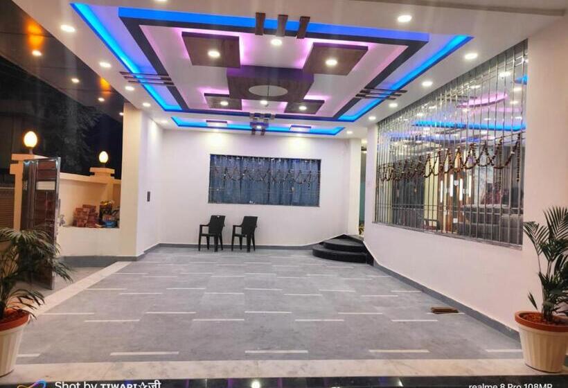 Hotel Bhagirath Palace