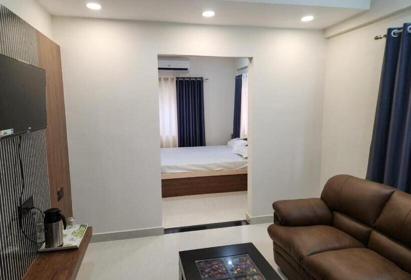 Hotel Bhagirath Palace