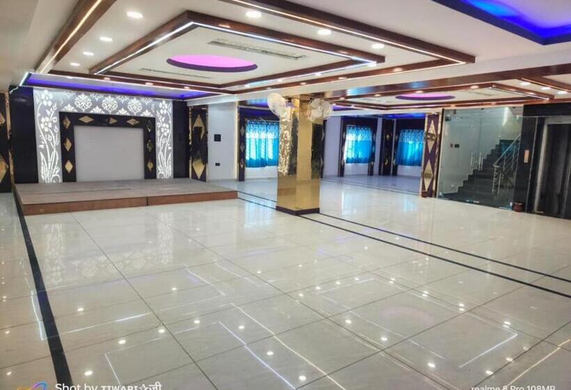 Hotel Bhagirath Palace