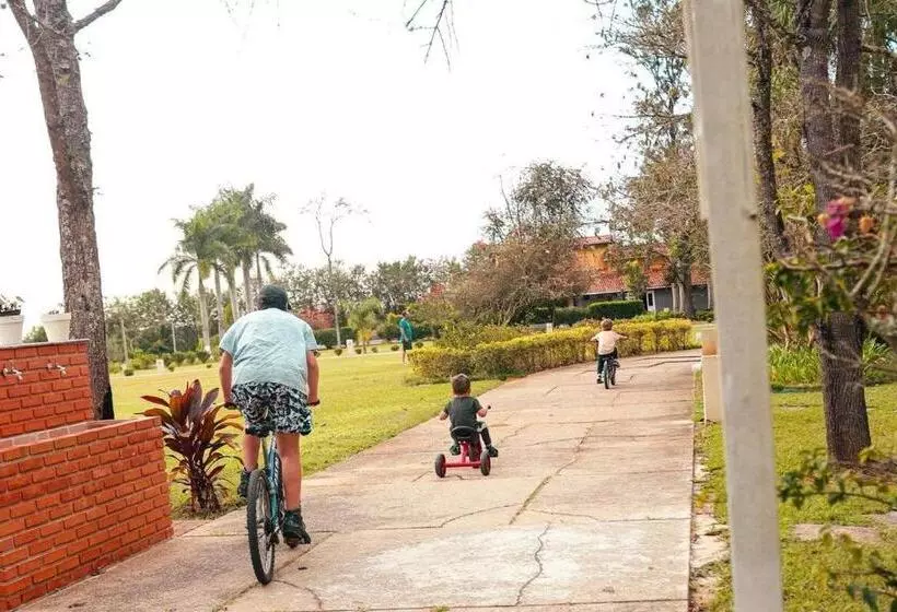 ホテル Fazenda Em Itapetininga, Paz, Descanso E Piscinas