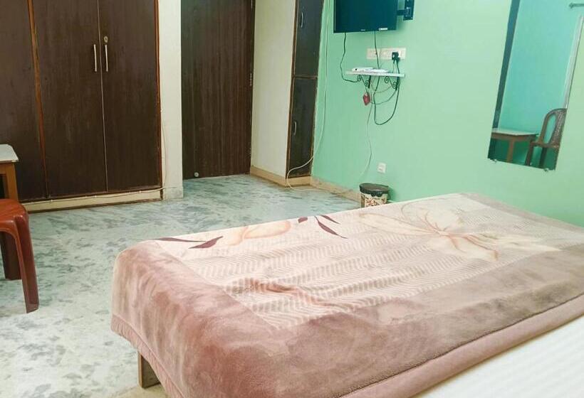 Hotel Ganpathi Guest House