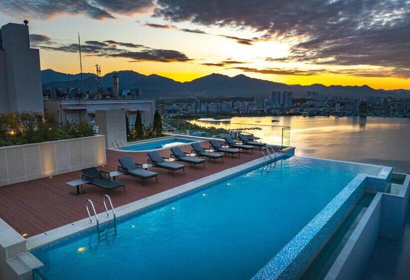 Hotel Homm Marina Sokcho Part Of Banyan Group