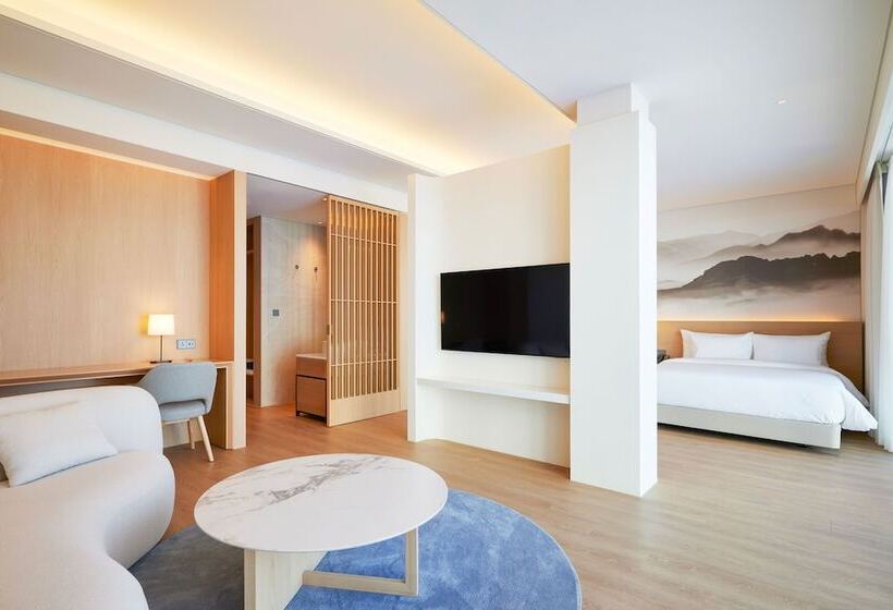 Hotel Homm Marina Sokcho Part Of Banyan Group