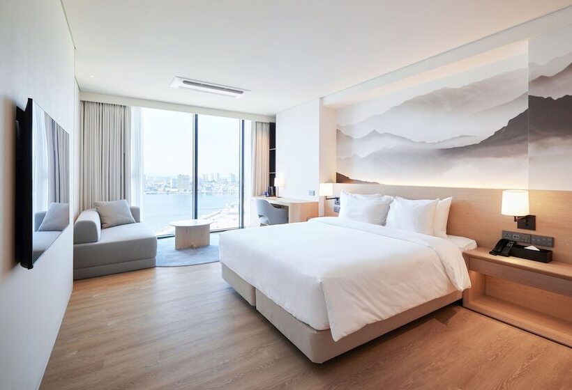 Hotel Homm Marina Sokcho Part Of Banyan Group