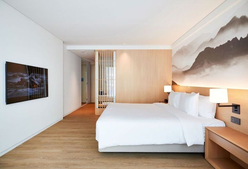 Hotel Homm Marina Sokcho Part Of Banyan Group