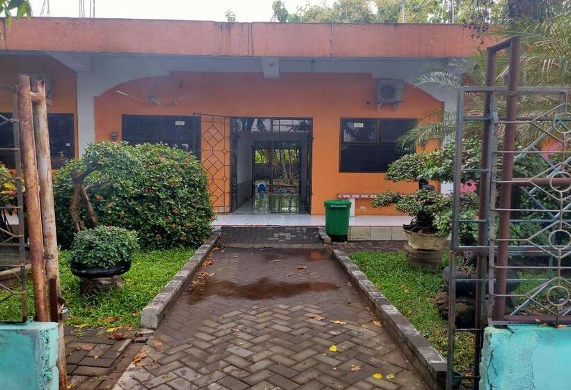 Hotel Oyo Life 2624 Ibma Life