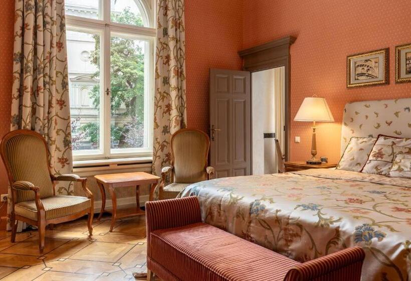 هتل The Benjamin House   Self Check In