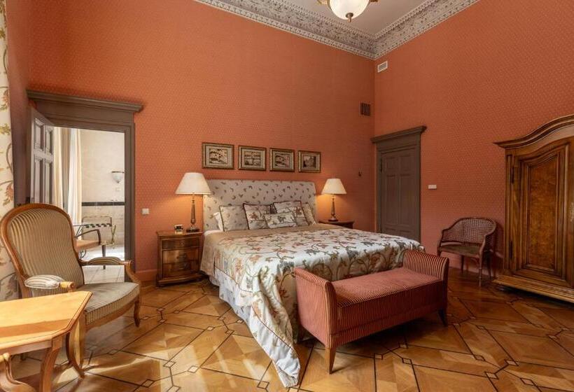 هتل The Benjamin House   Self Check In