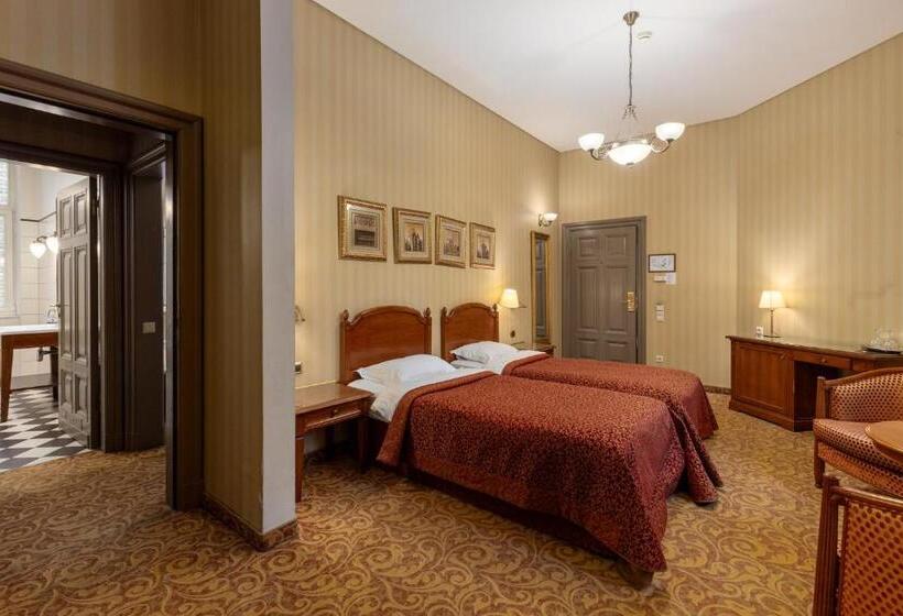 هتل The Benjamin House   Self Check In