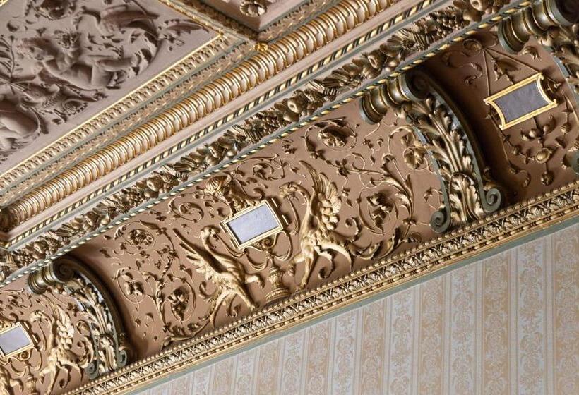 هتل The Benjamin House   Self Check In