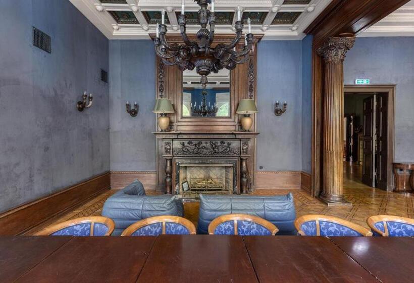 هتل The Benjamin House   Self Check In