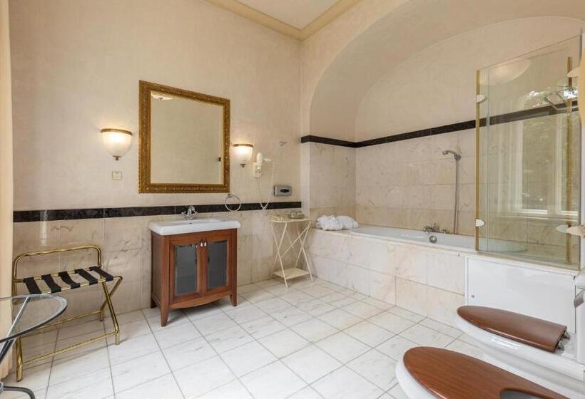 هتل The Benjamin House   Self Check In