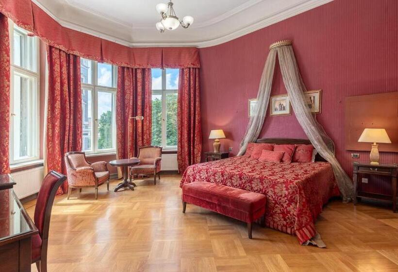 هتل The Benjamin House   Self Check In