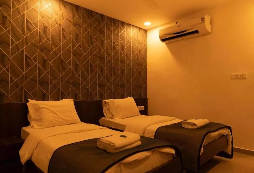 Hotelli The Flamboyant Natraj