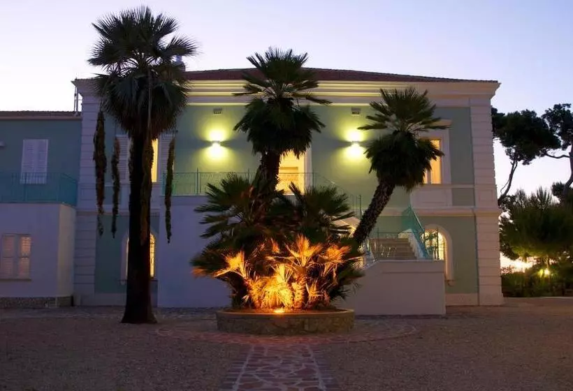 ホテル Villa Arlini