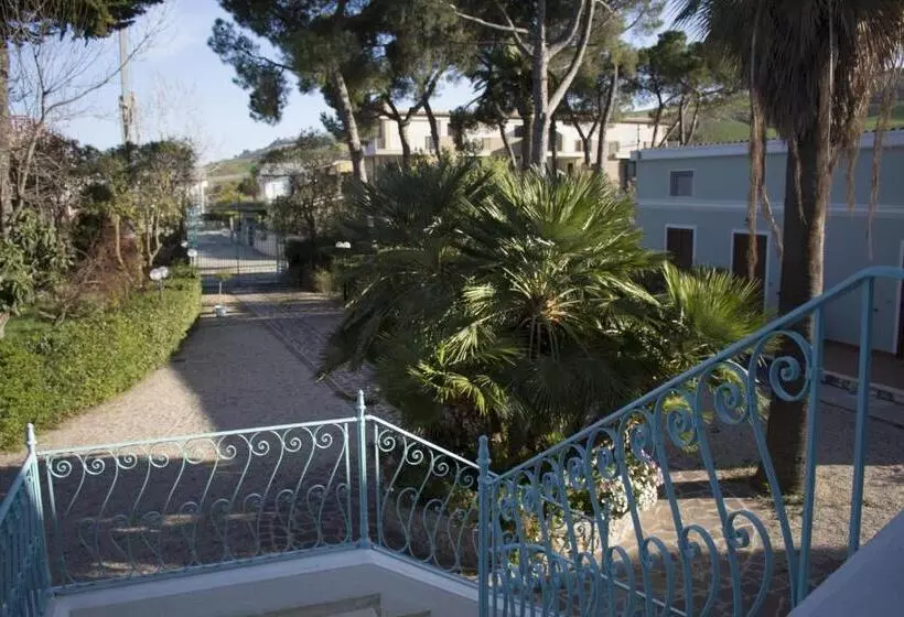 ホテル Villa Arlini