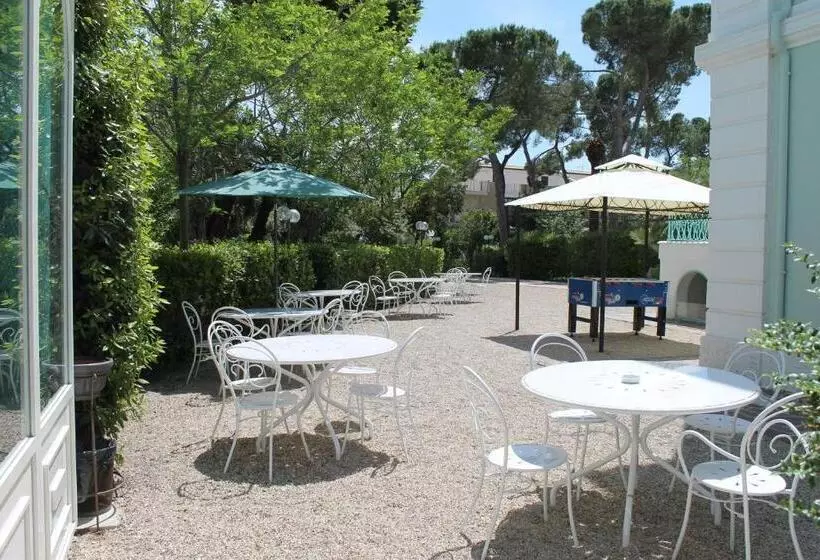ホテル Villa Arlini
