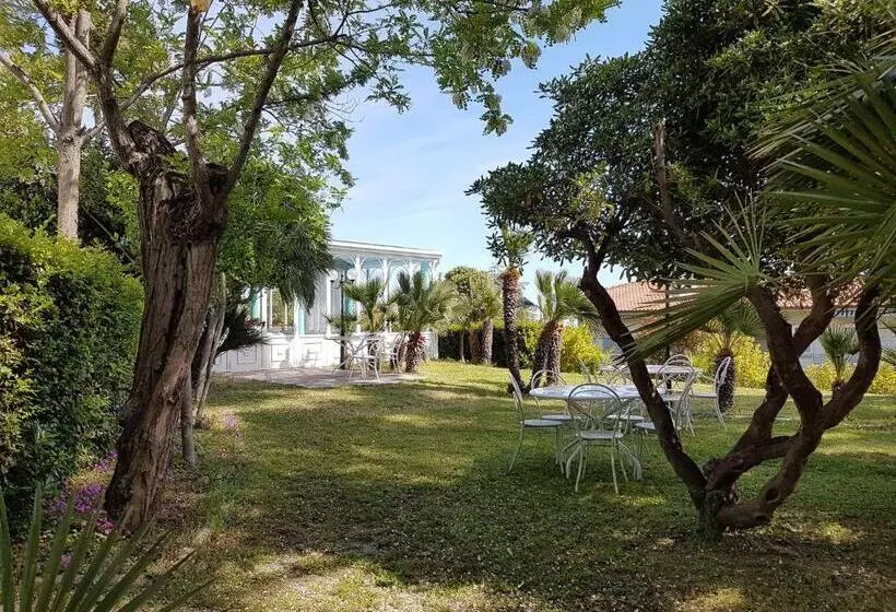 ホテル Villa Arlini