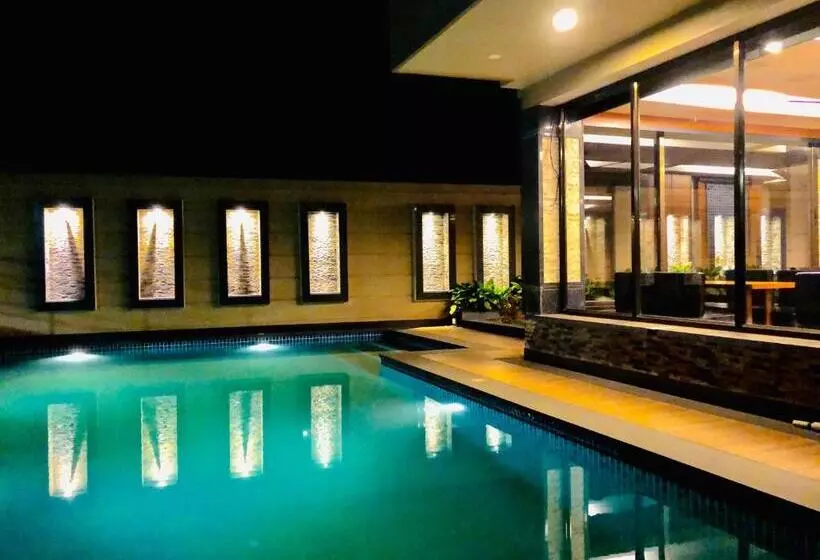 Merlot Suites