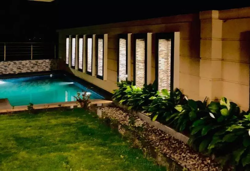 Merlot Suites
