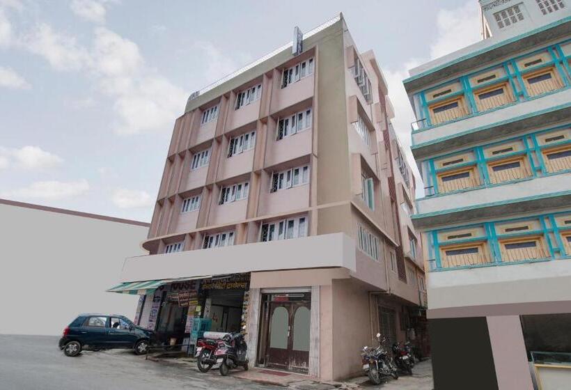 호텔 Spot On Sonika