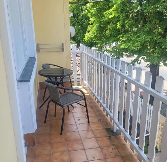 膳宿费 Azta Central Apartments