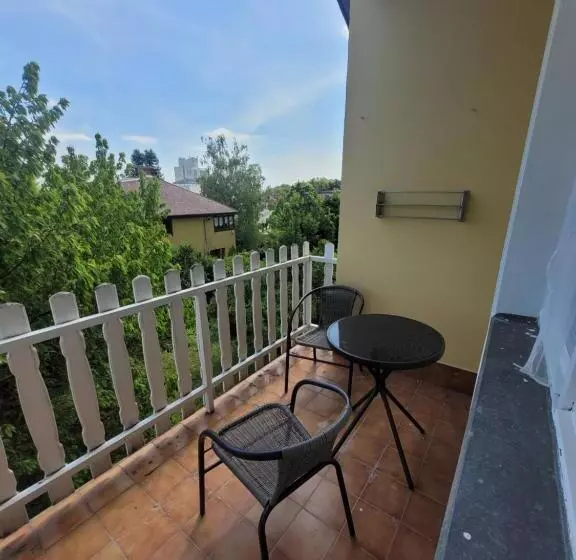 Majatalo Azta Central Apartments