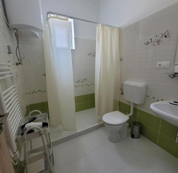 膳宿费 Azta Central Apartments