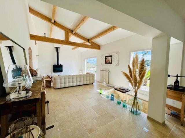 Пансион Domaine En Pierre Avec Piscine Et Jacuzzi Au Mas Lucia