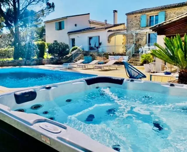 Majatalo Domaine En Pierre Avec Piscine Et Jacuzzi Au Mas Lucia