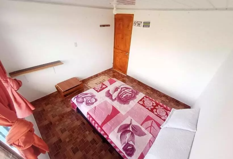 ペンション Hostal Pachanuna