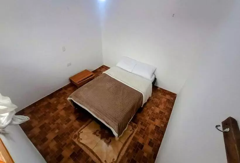 ペンション Hostal Pachanuna