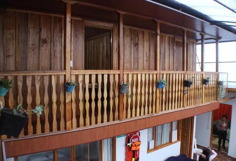 ペンション Hostal Pachanuna