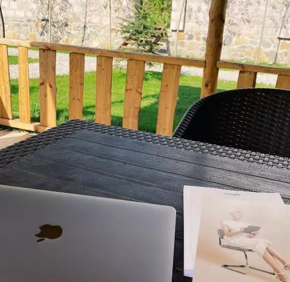 Majatalo Hovek Guest House