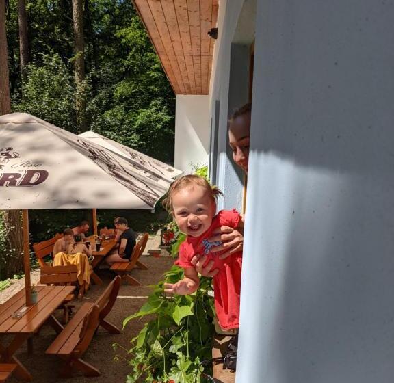 פנסיון Penzion Jezero