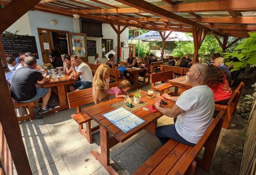 פנסיון Penzion Jezero