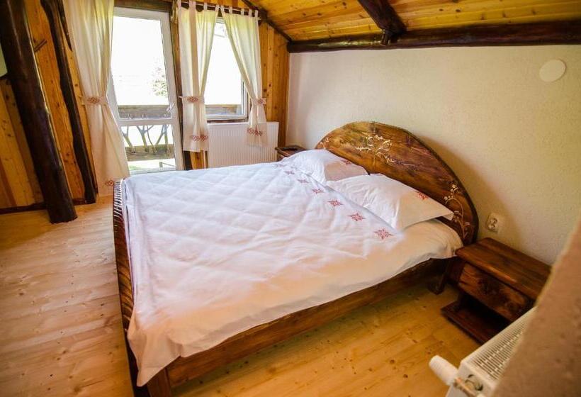 膳宿费 Plai Cu Dor Fundata