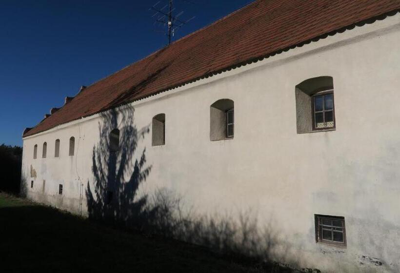 פנסיון Tvrz Holešice Orlická Přehrada, Penzion