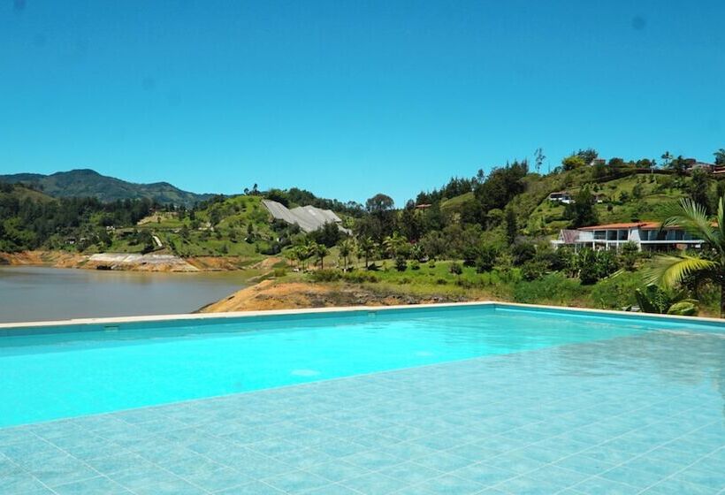بنسيون Viajero Guatapé Hostel & Lake Club