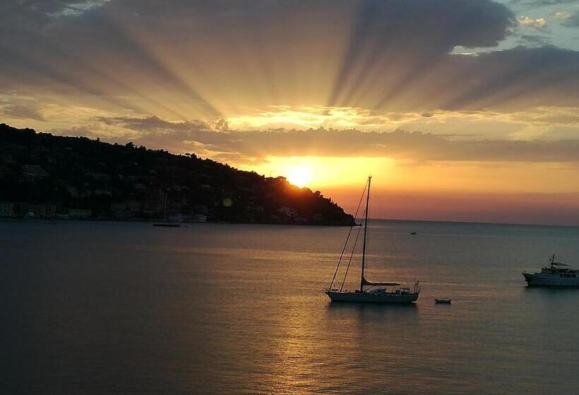 פנסיון Villa Nerina