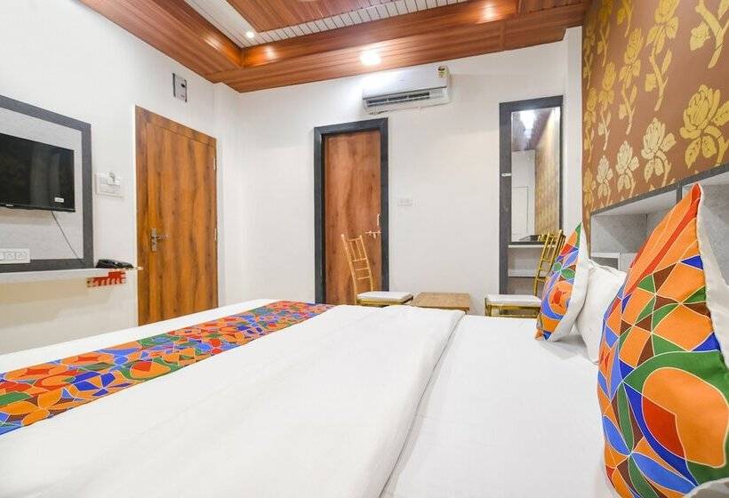 Fabhotel Dream Paradise