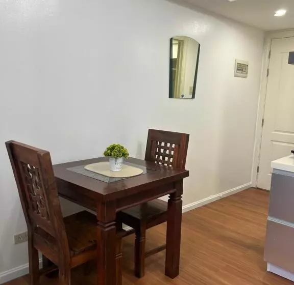هتل Azure Staycation Place