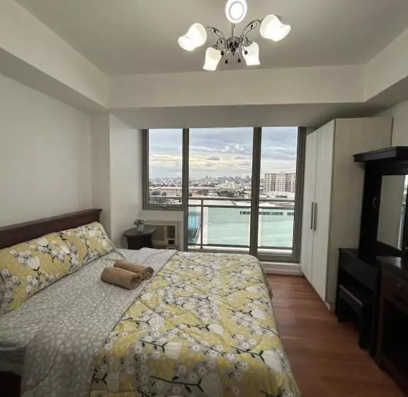 هتل Azure Staycation Place