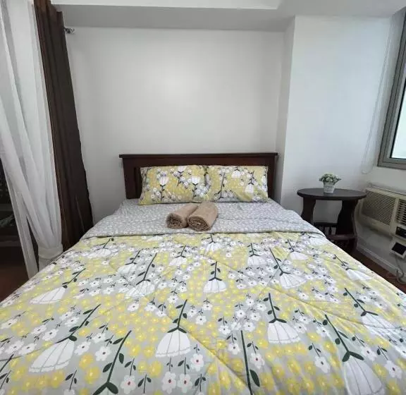 هتل Azure Staycation Place
