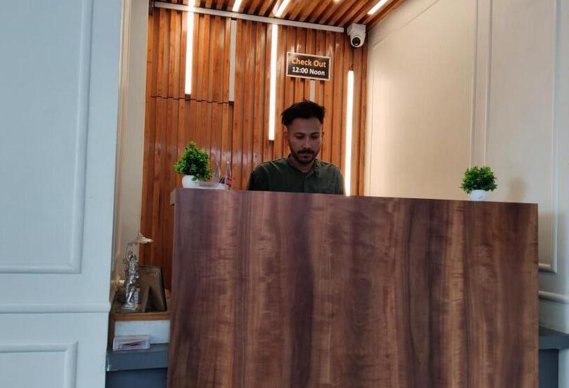 בית מלון כפרי India House